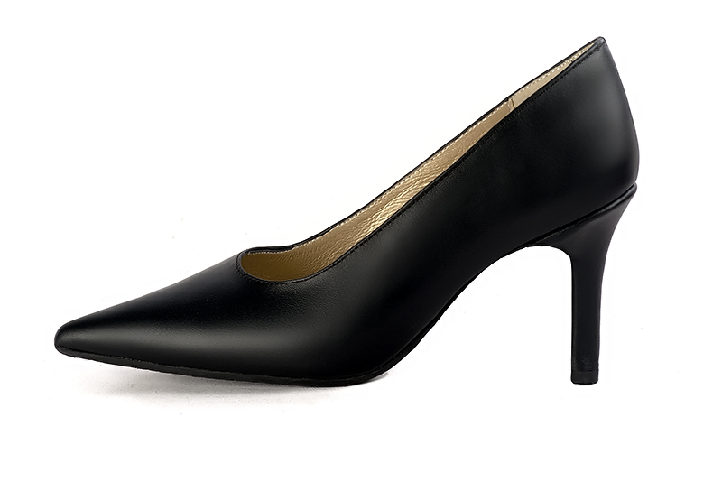 Satin black women's dress pumps, with a round neckline. Pointed toe. High slim heel. Profile view - Florence KOOIJMAN